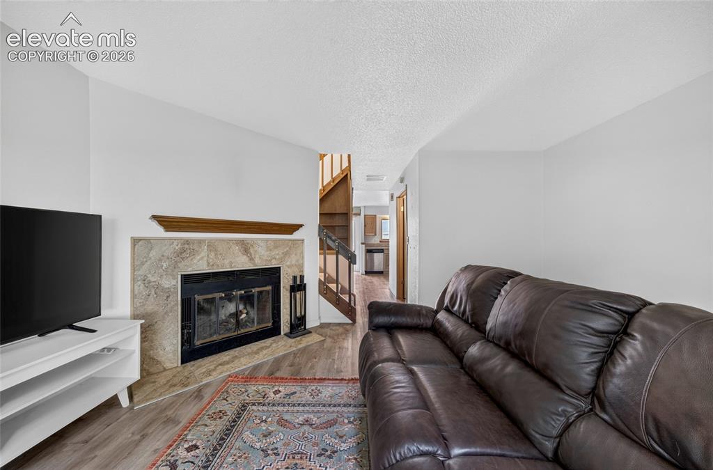Image 11 of 50: Living Room