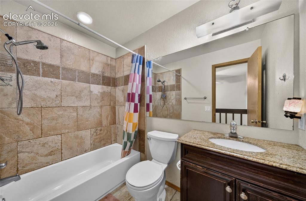 Image 44 of 50: Up stairs bathroom