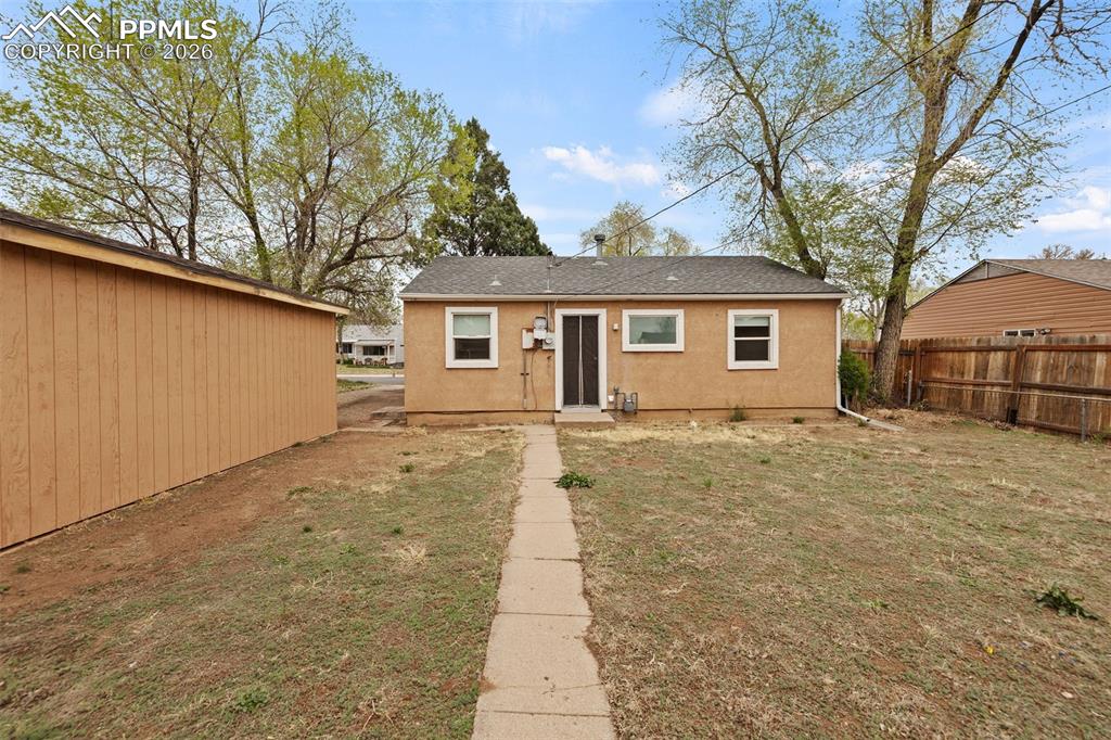 Image 20 of 22: Back of Structure