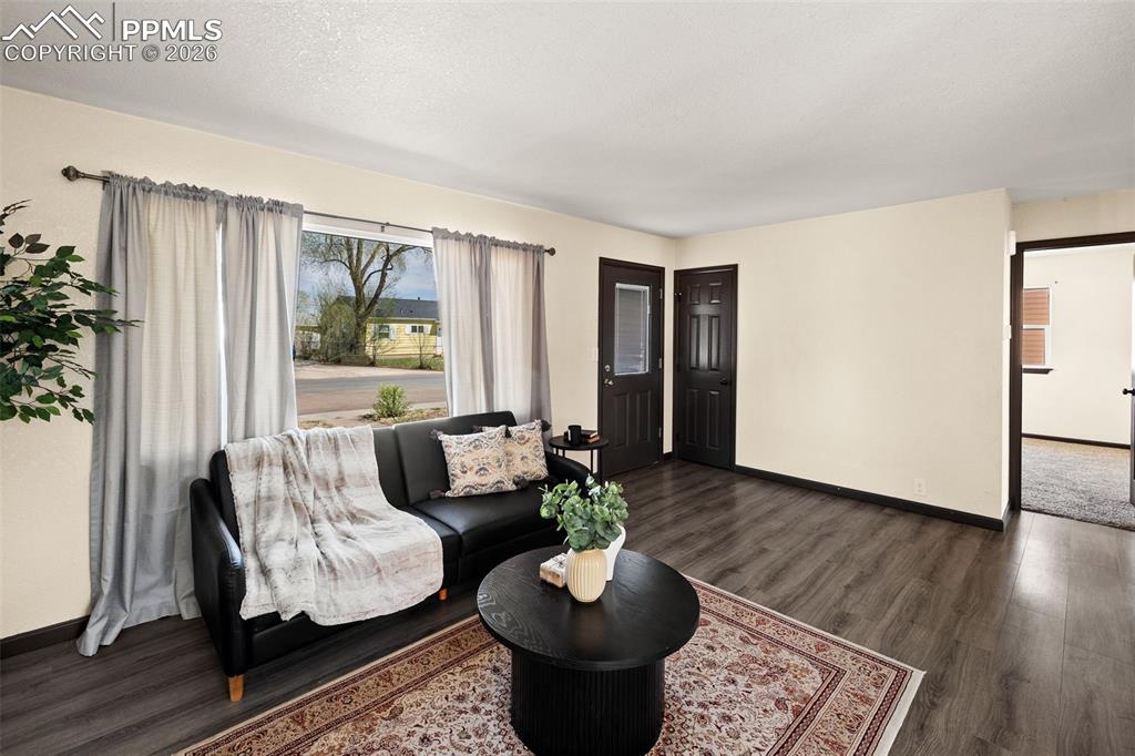 Image 5 of 22: Living Room