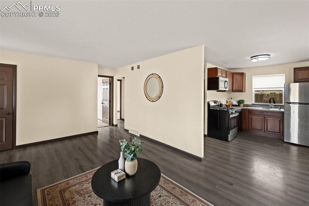 Image 7 of 22: Living Room