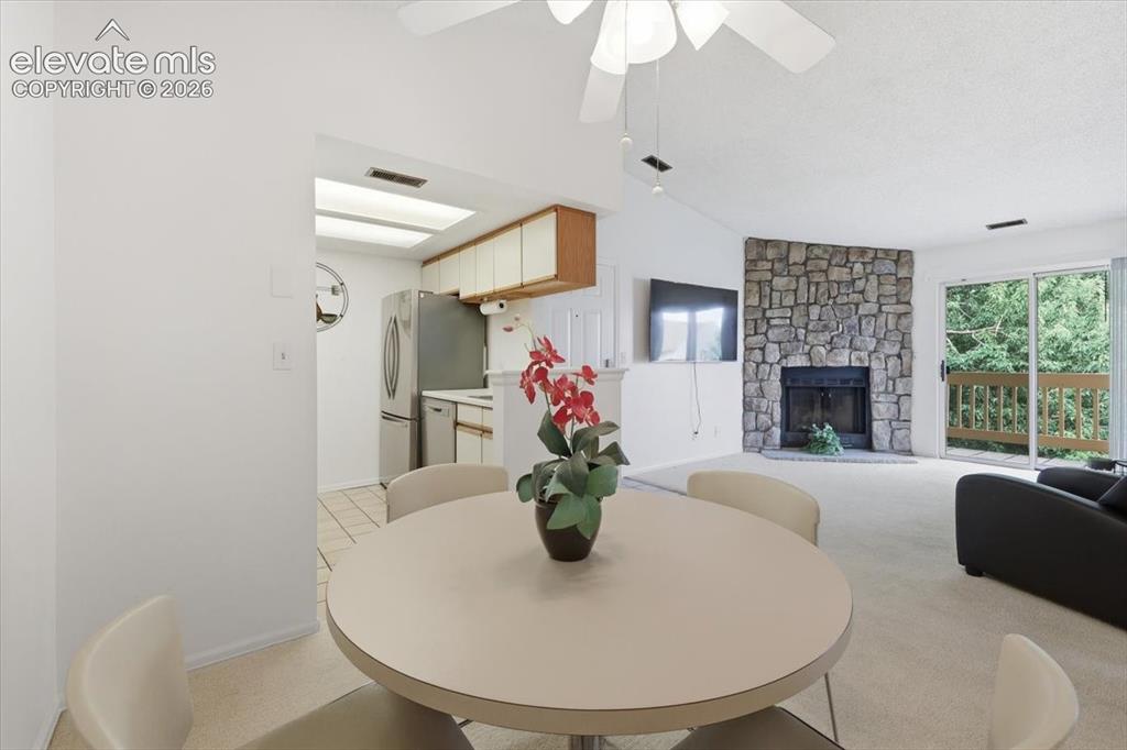 Image 6 of 39: Vaulted ceilings.