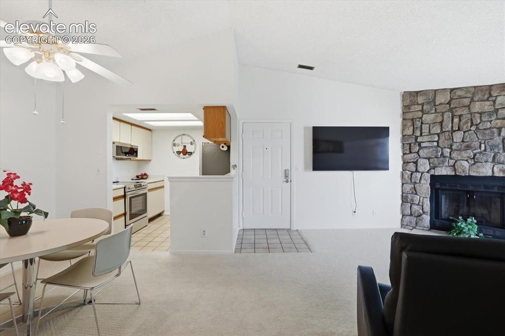Image 9 of 39: Open floor plan.
