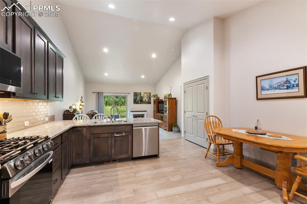 Image 13 of 38: Kitchen