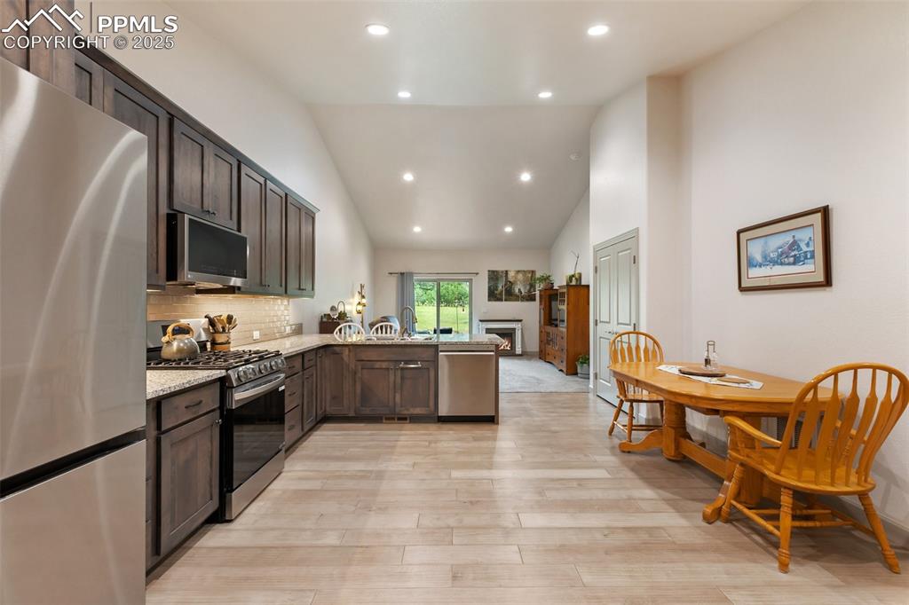 Image 14 of 38: Kitchen