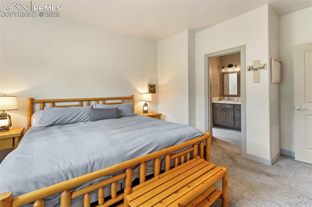 Image 22 of 38: Bedroom