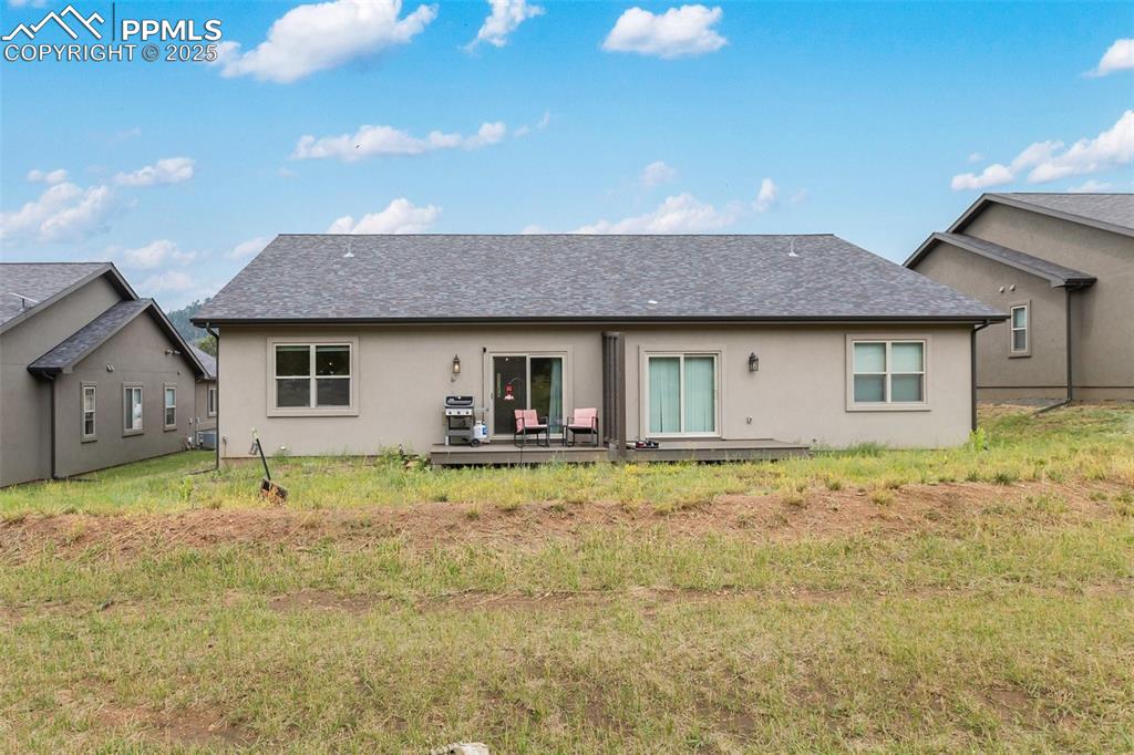 Image 35 of 38: Back of Structure