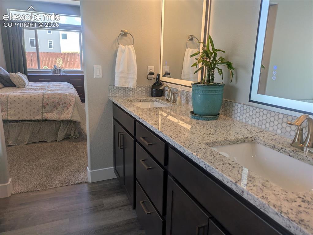 Image 20 of 47: Bathroom
