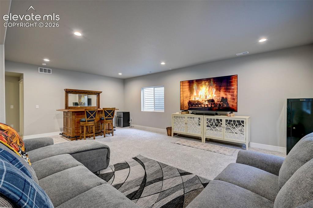 Image 33 of 47: Family Room