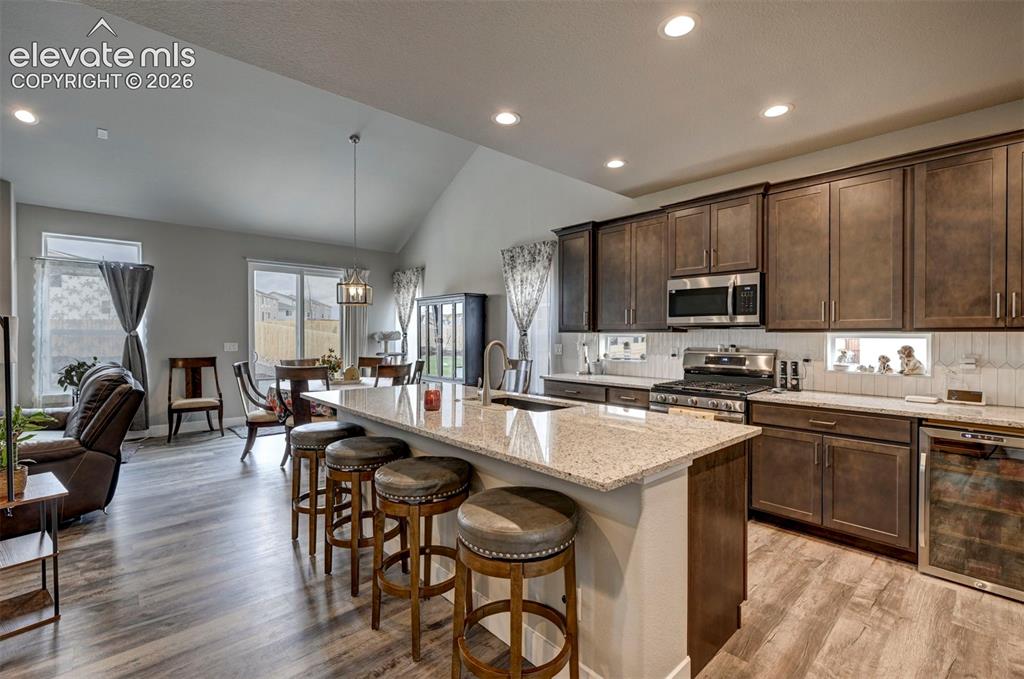Image 4 of 47: Kitchen