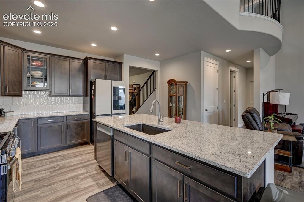 Image 5 of 47: Kitchen