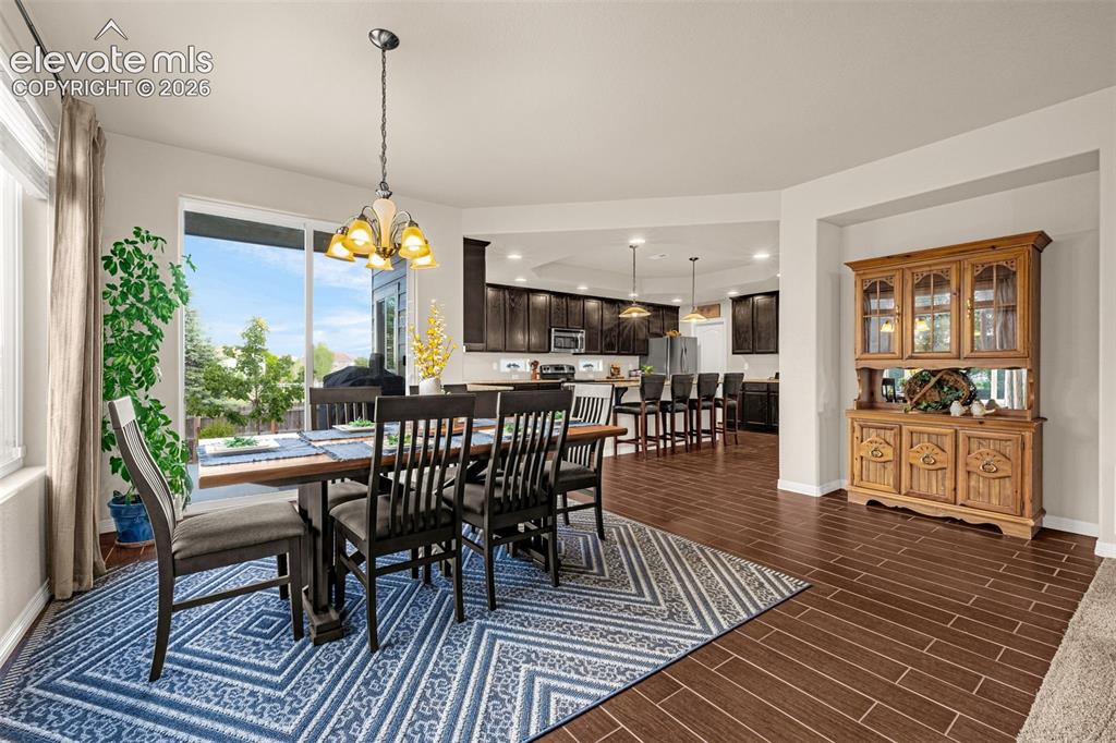 Image 15 of 42: Dining Area