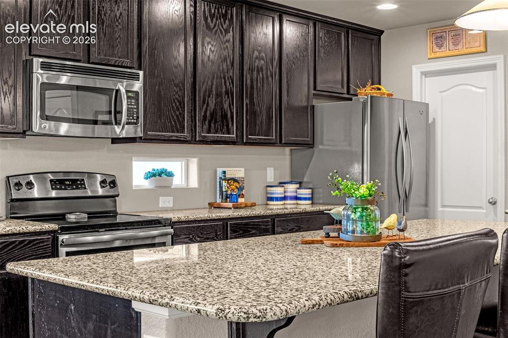 Image 7 of 42: Kitchen