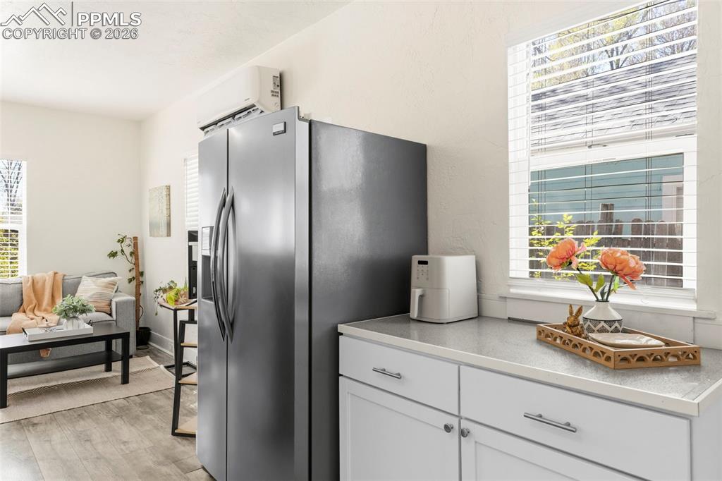 Image 11 of 26: Kitchen