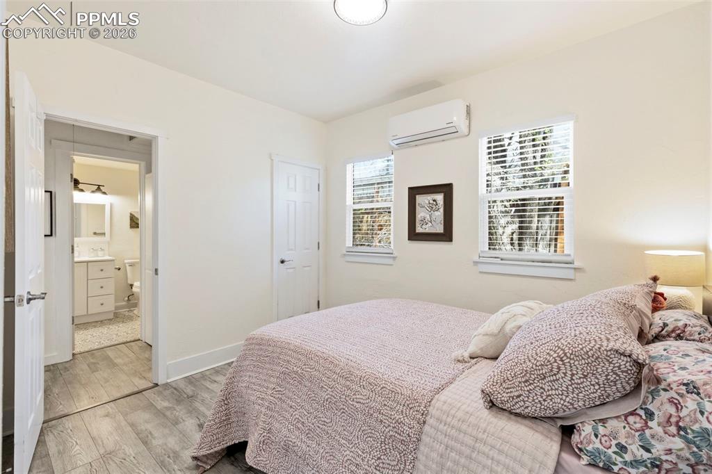 Image 18 of 26: Bedroom