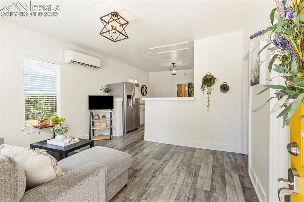 Image 4 of 26: Living Room