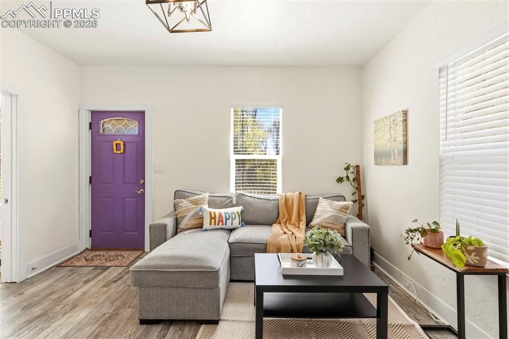 Image 7 of 26: Living Room