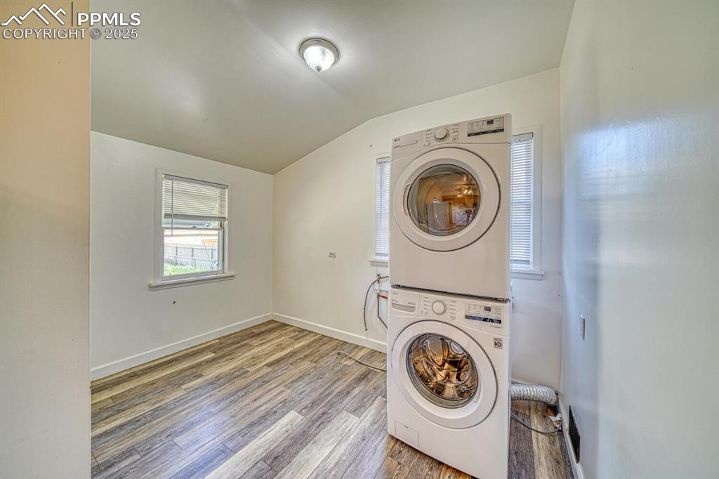 Image 18 of 30: Laundry