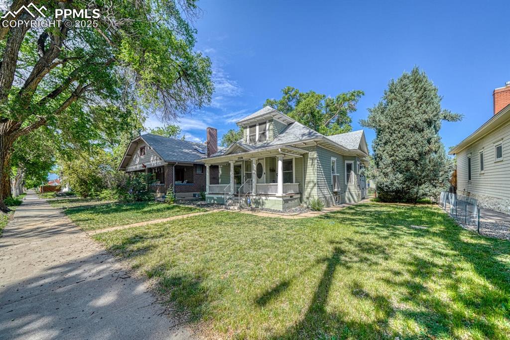 Image 3 of 30: Front of Structure