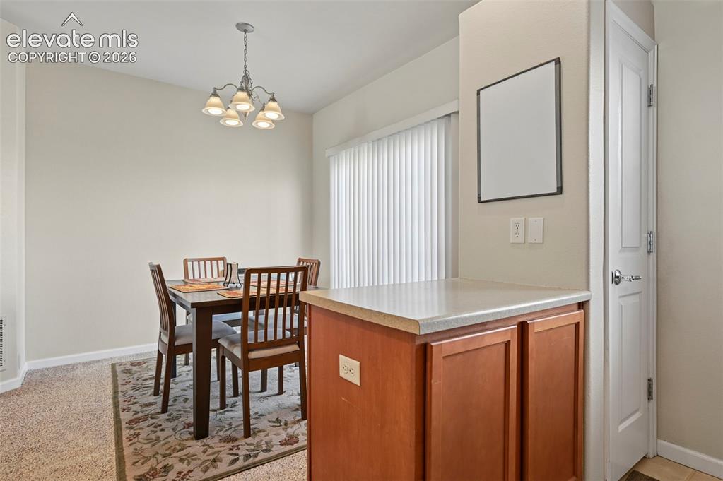 Image 9 of 31: Dining Area