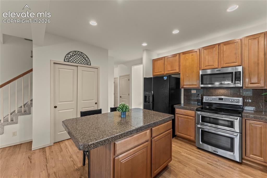 Image 12 of 47: Kitchen