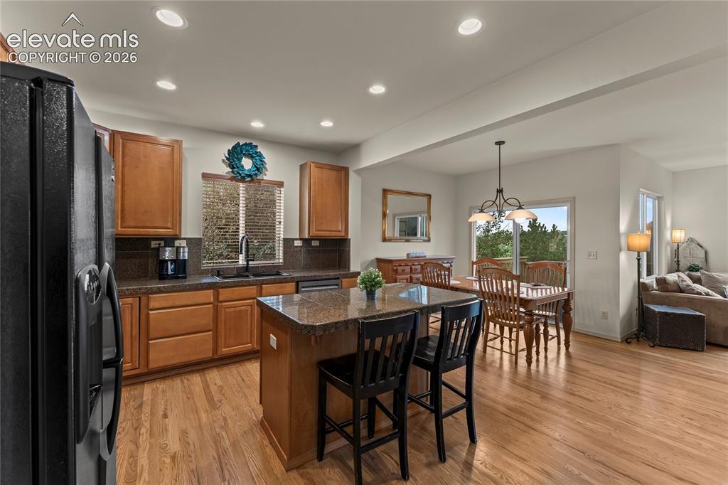 Image 13 of 47: Kitchen