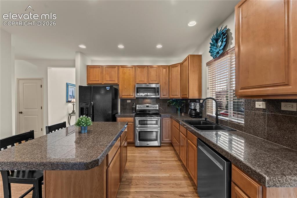 Image 14 of 47: Kitchen