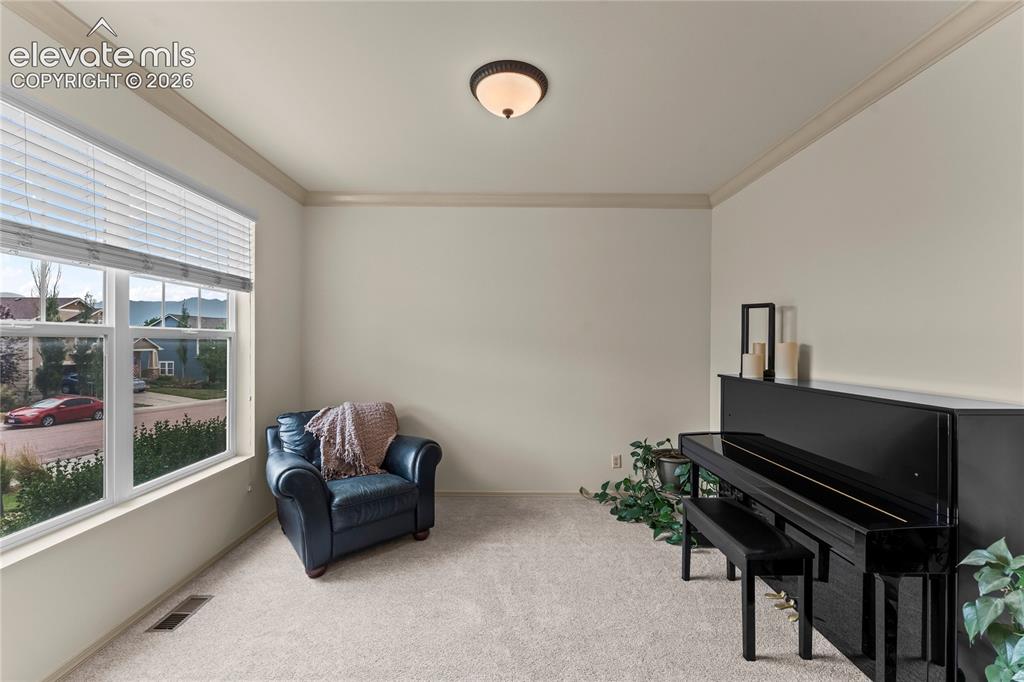 Image 16 of 47: Sitting Room