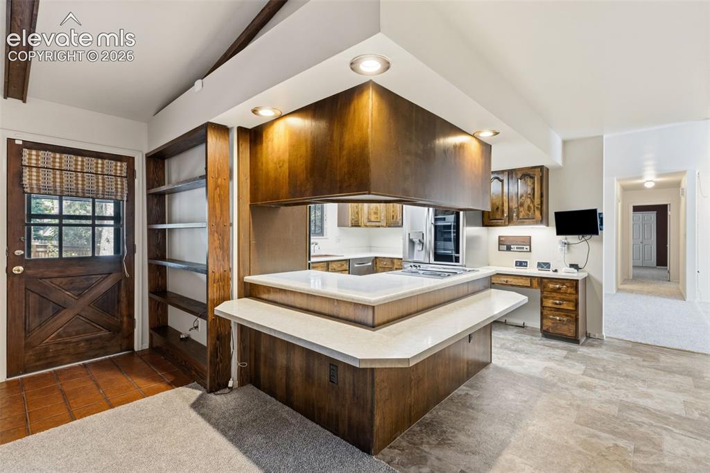 Image 16 of 38: Kitchen