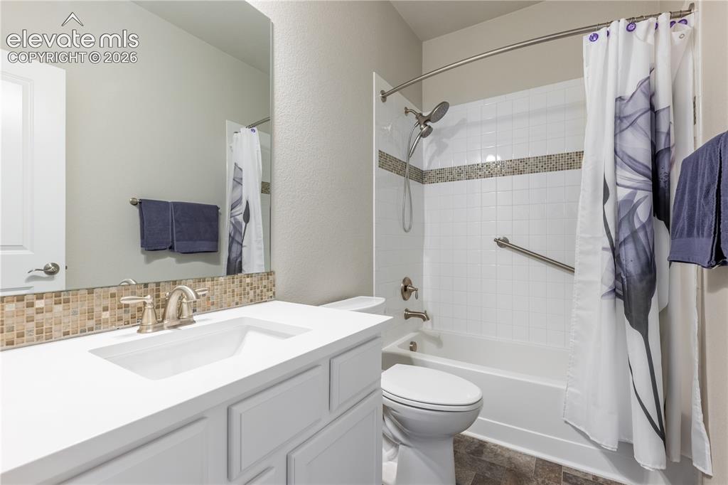 Image 12 of 30: Bathroom