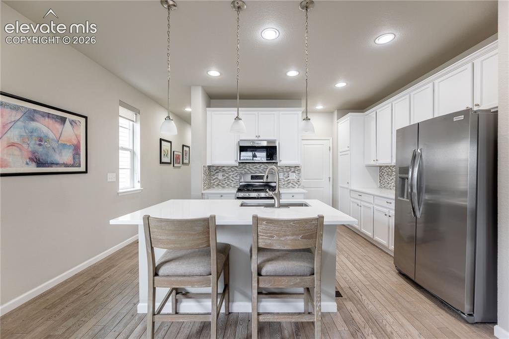 Image 6 of 30: Kitchen