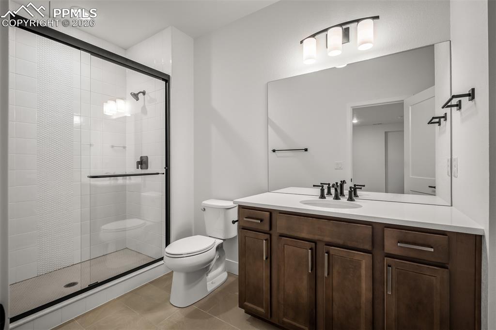 Image 36 of 40: Bathroom
