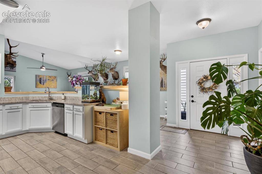 Image 10 of 43: Kitchen