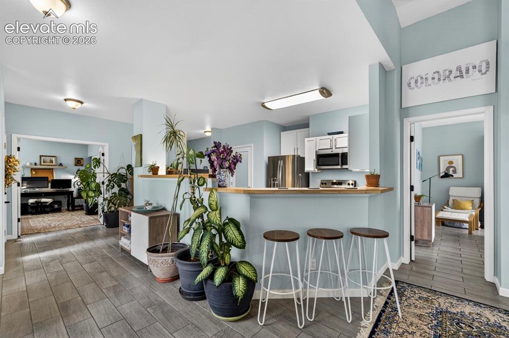 Image 11 of 43: Kitchen