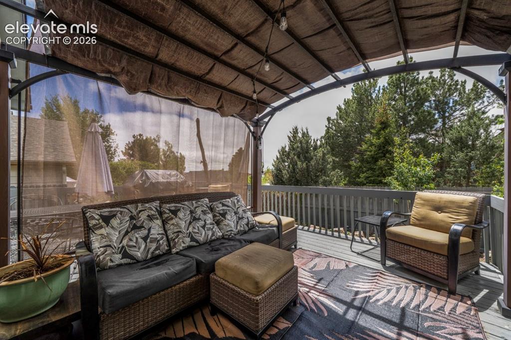 Image 6 of 43: Deck