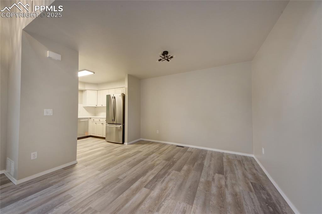 Image 11 of 30: Dining Room