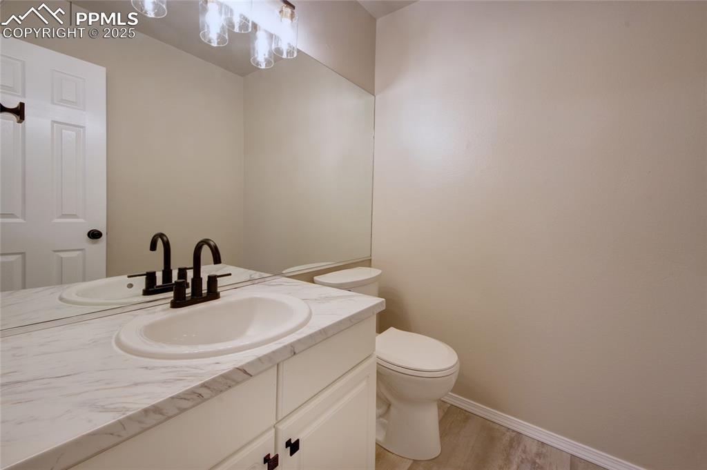 Image 15 of 30: Bathroom