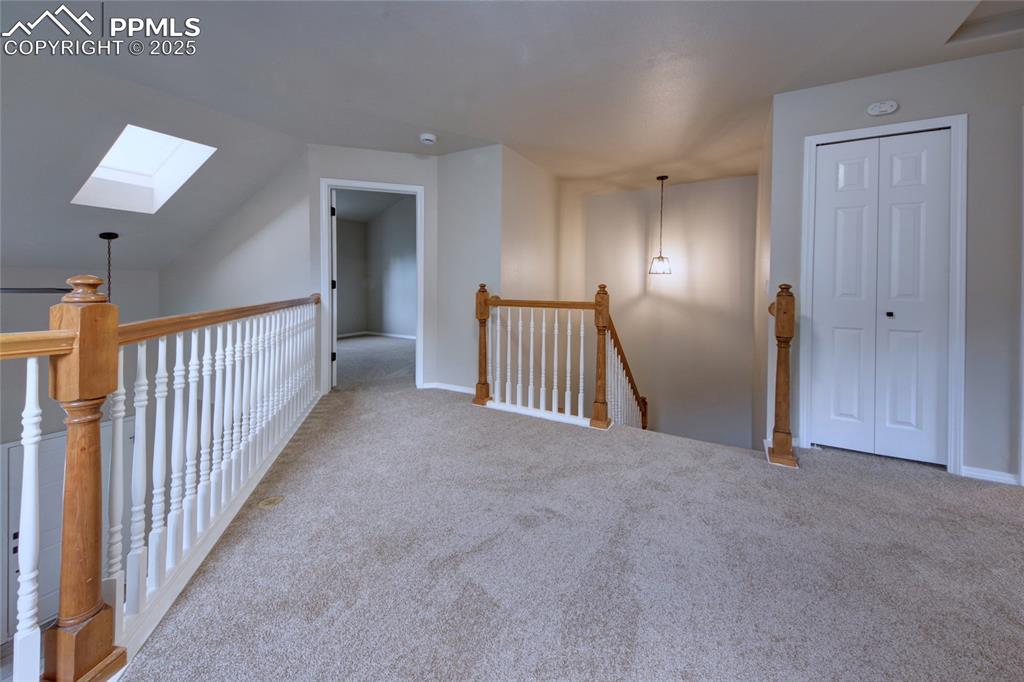 Image 19 of 30: Loft