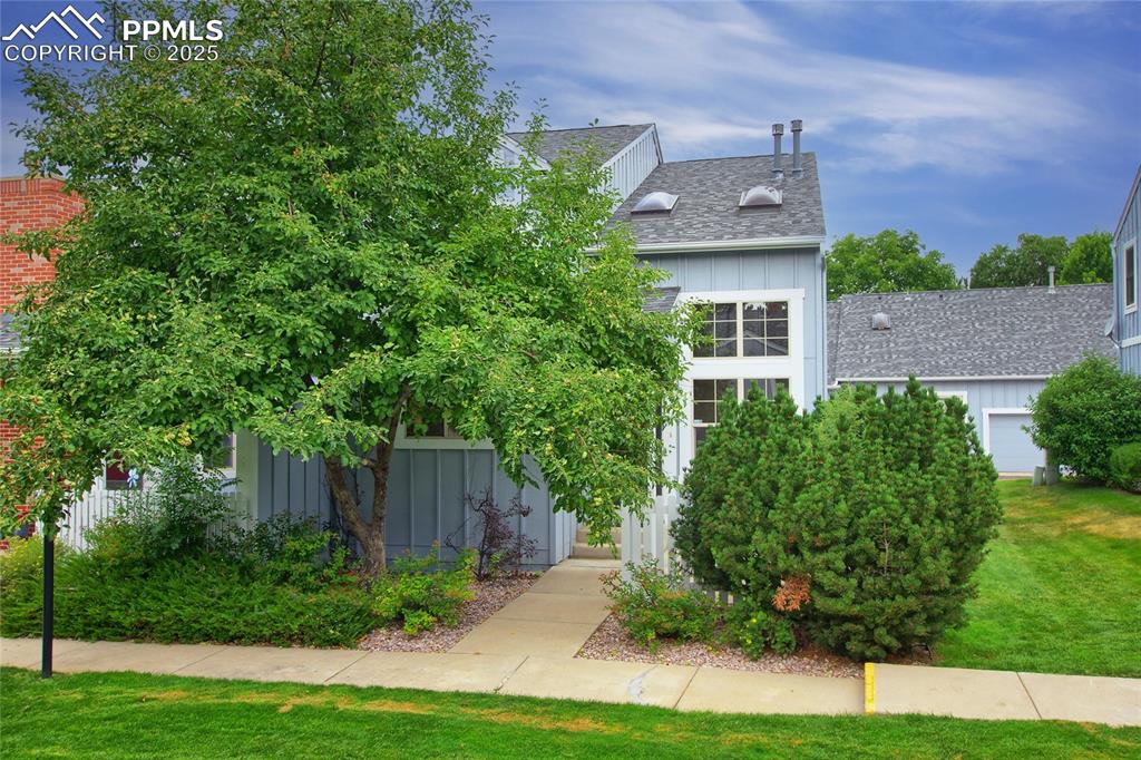 Image 22 of 30: Front of Structure