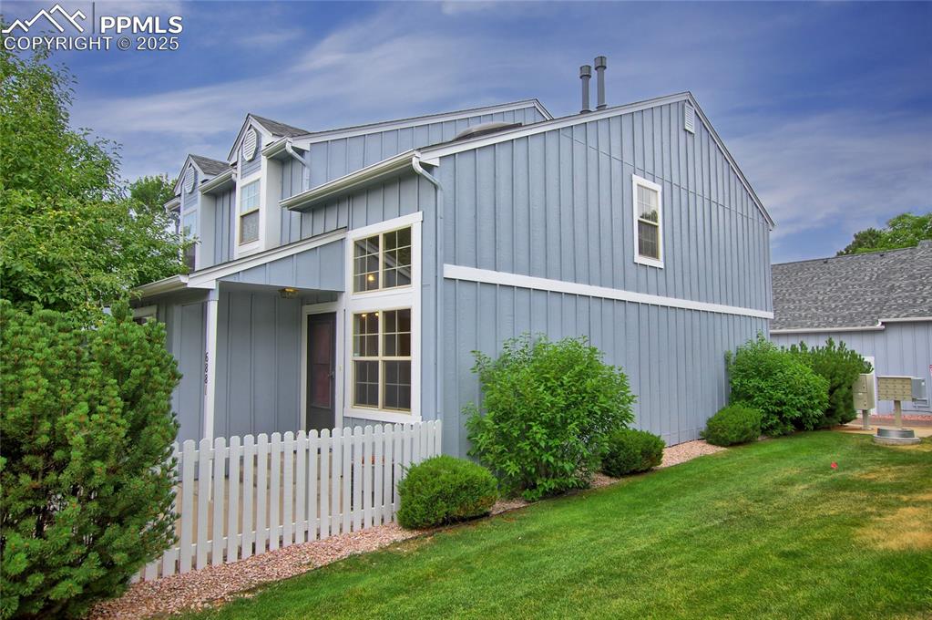 Image 27 of 30: Side of Structure