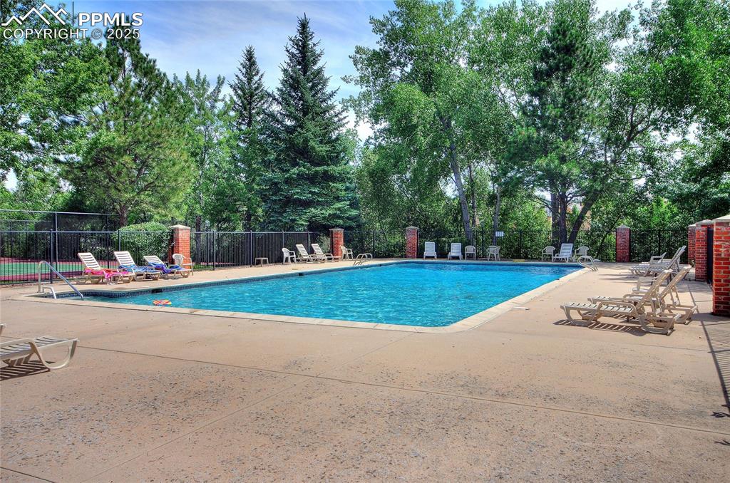 Image 30 of 30: Pool