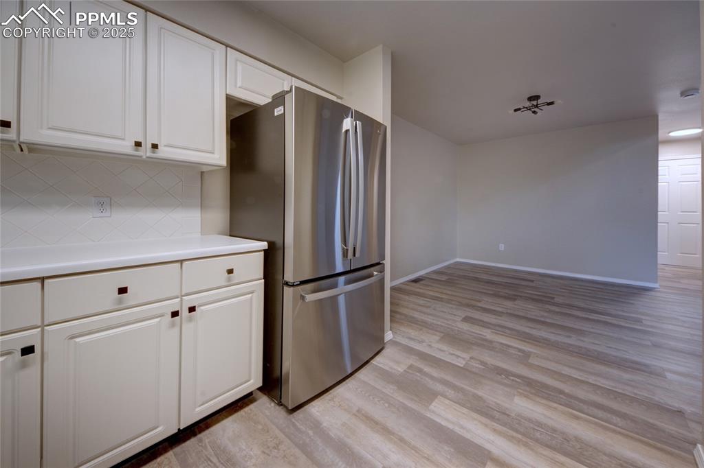 Image 4 of 30: Kitchen