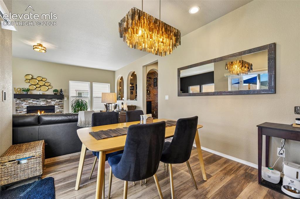 Image 11 of 34: Dining Area