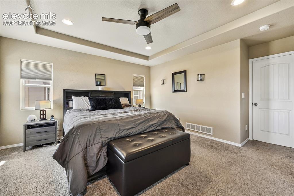 Image 16 of 34: Bedroom