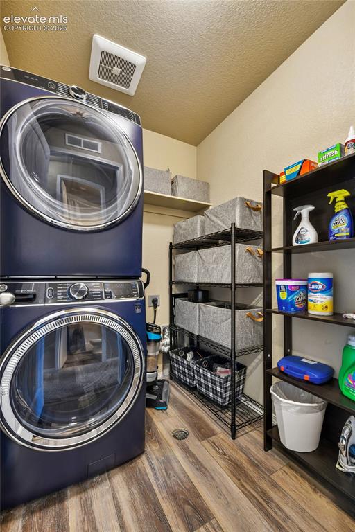Image 27 of 34: Laundry