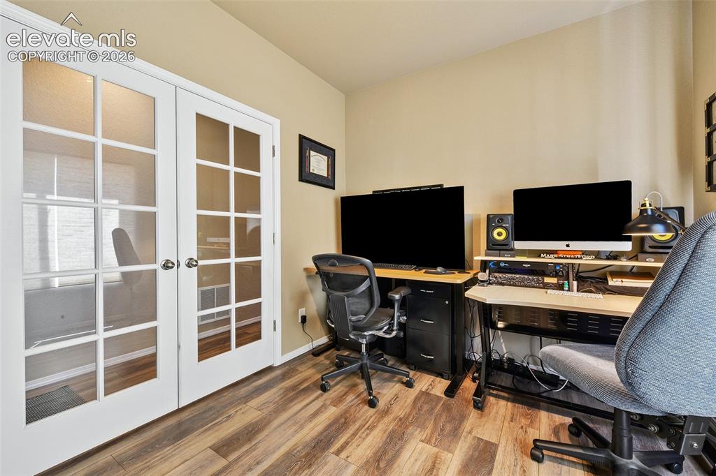 Image 4 of 34: Office