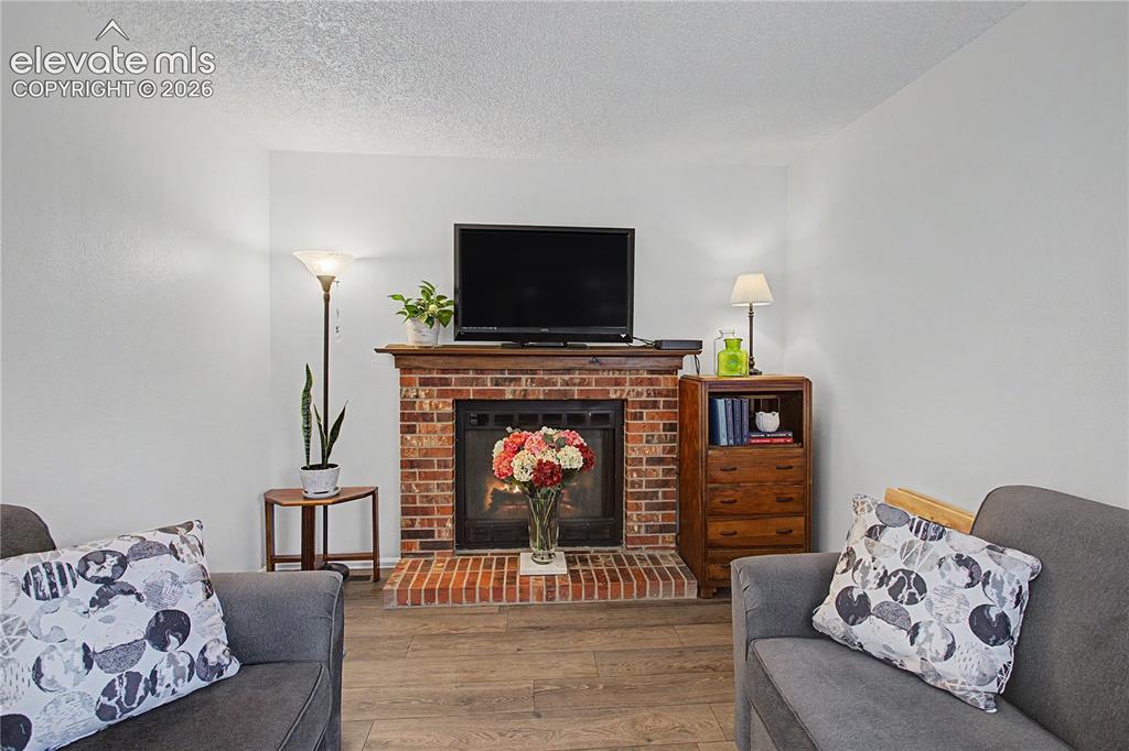 Image 18 of 41: Living Room