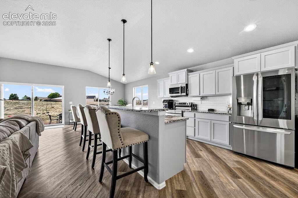 Image 8 of 33: Kitchen