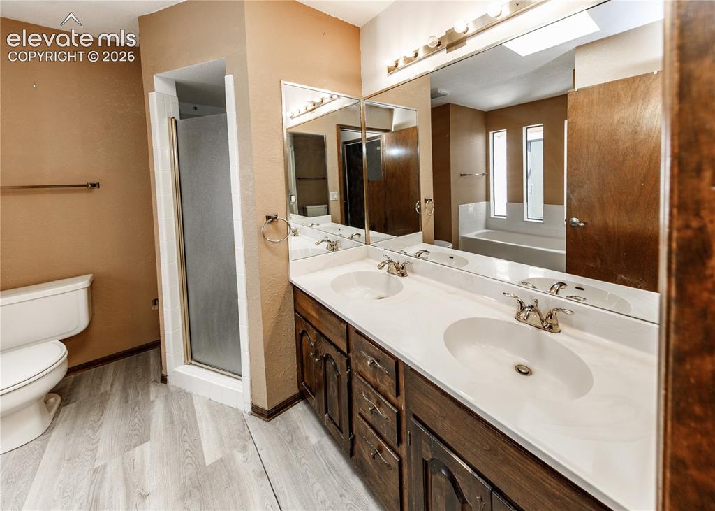 Image 17 of 29: Bathroom