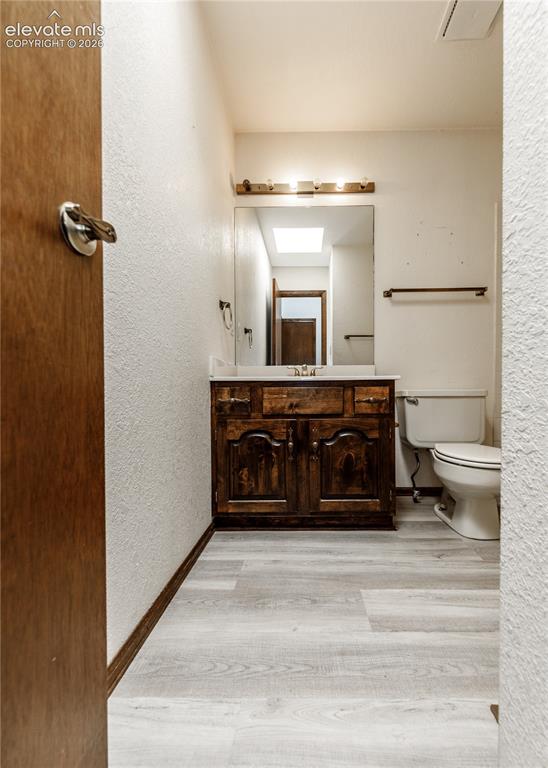 Image 28 of 29: Bathroom
